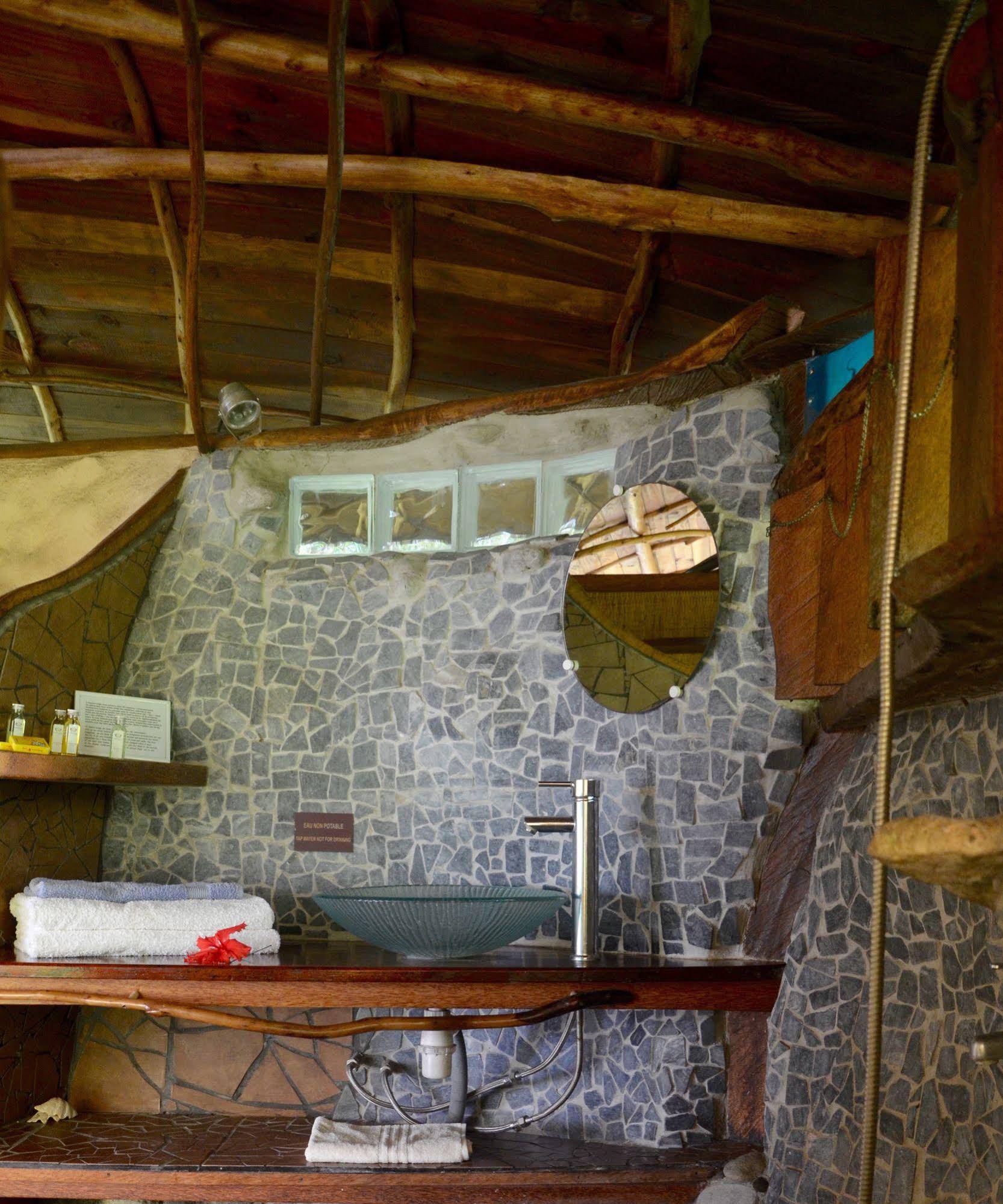 Vanira Lodge