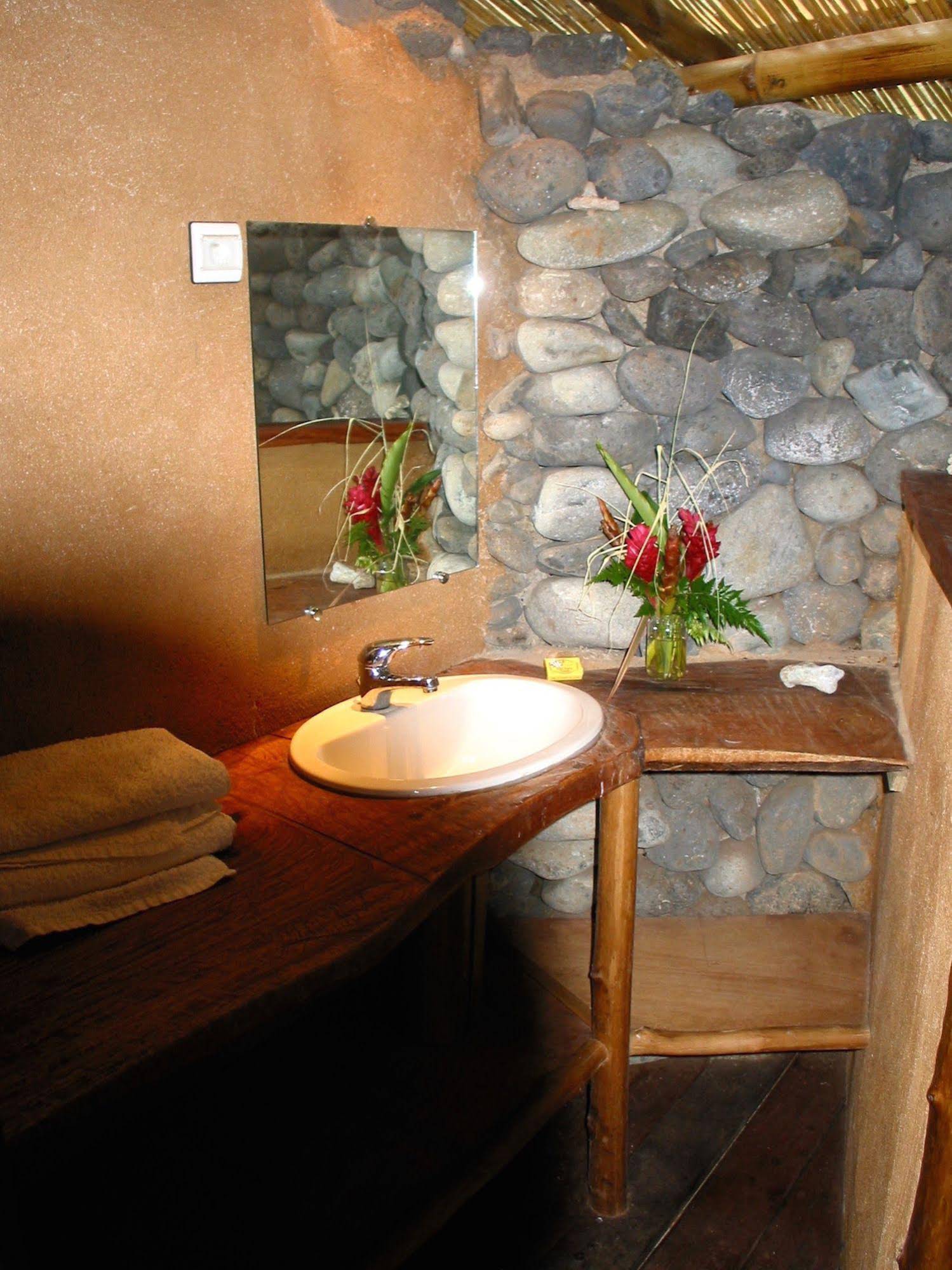 Vanira Lodge