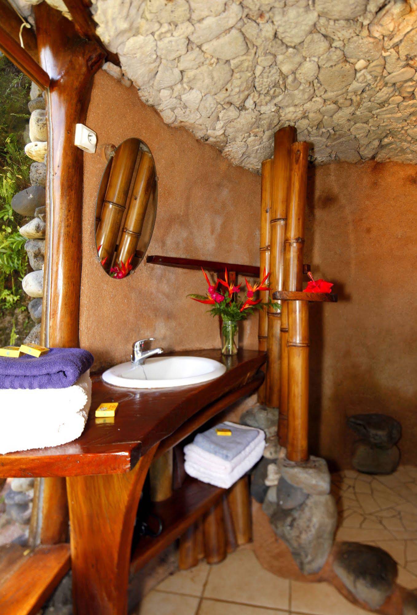 Vanira Lodge