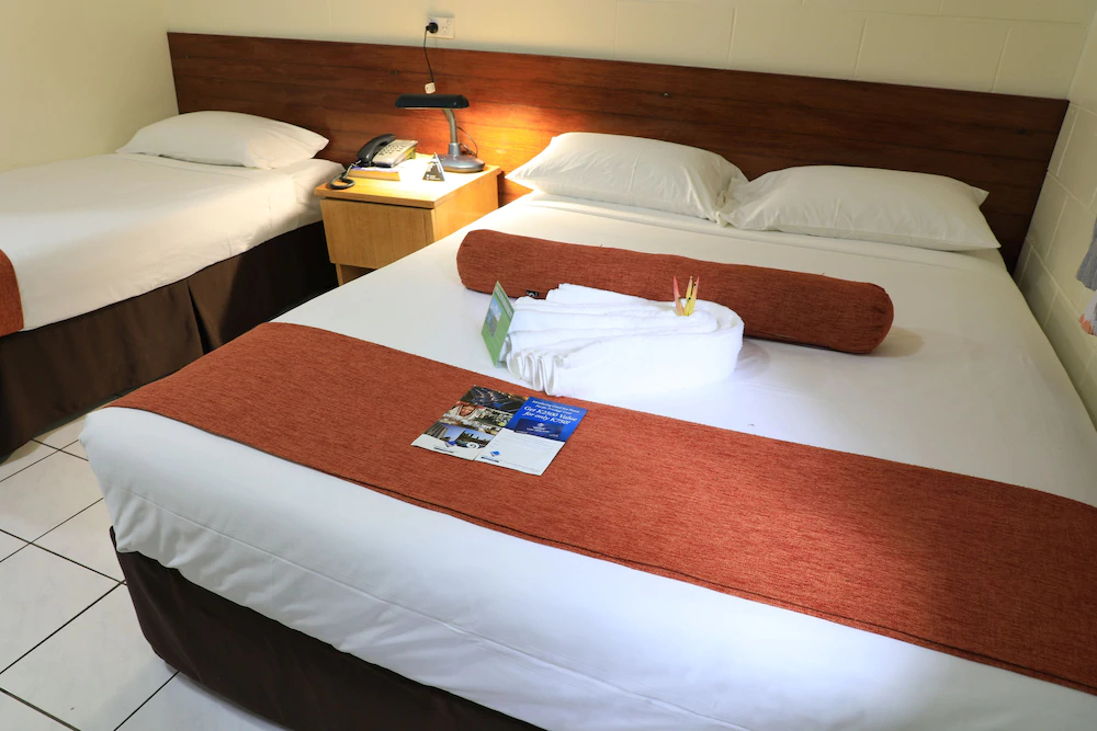 Huon Gulf Hotel and Apartments