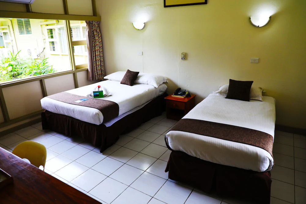 Huon Gulf Hotel and Apartments