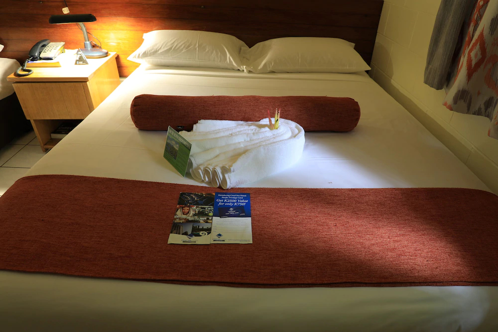 Huon Gulf Hotel and Apartments