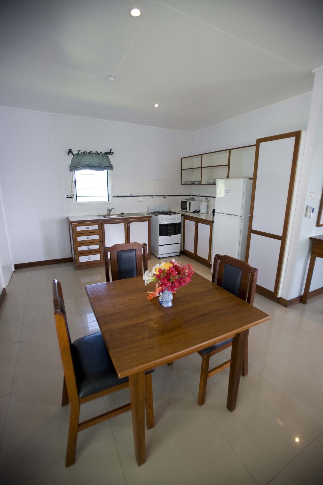 Madang Lodge Hotel