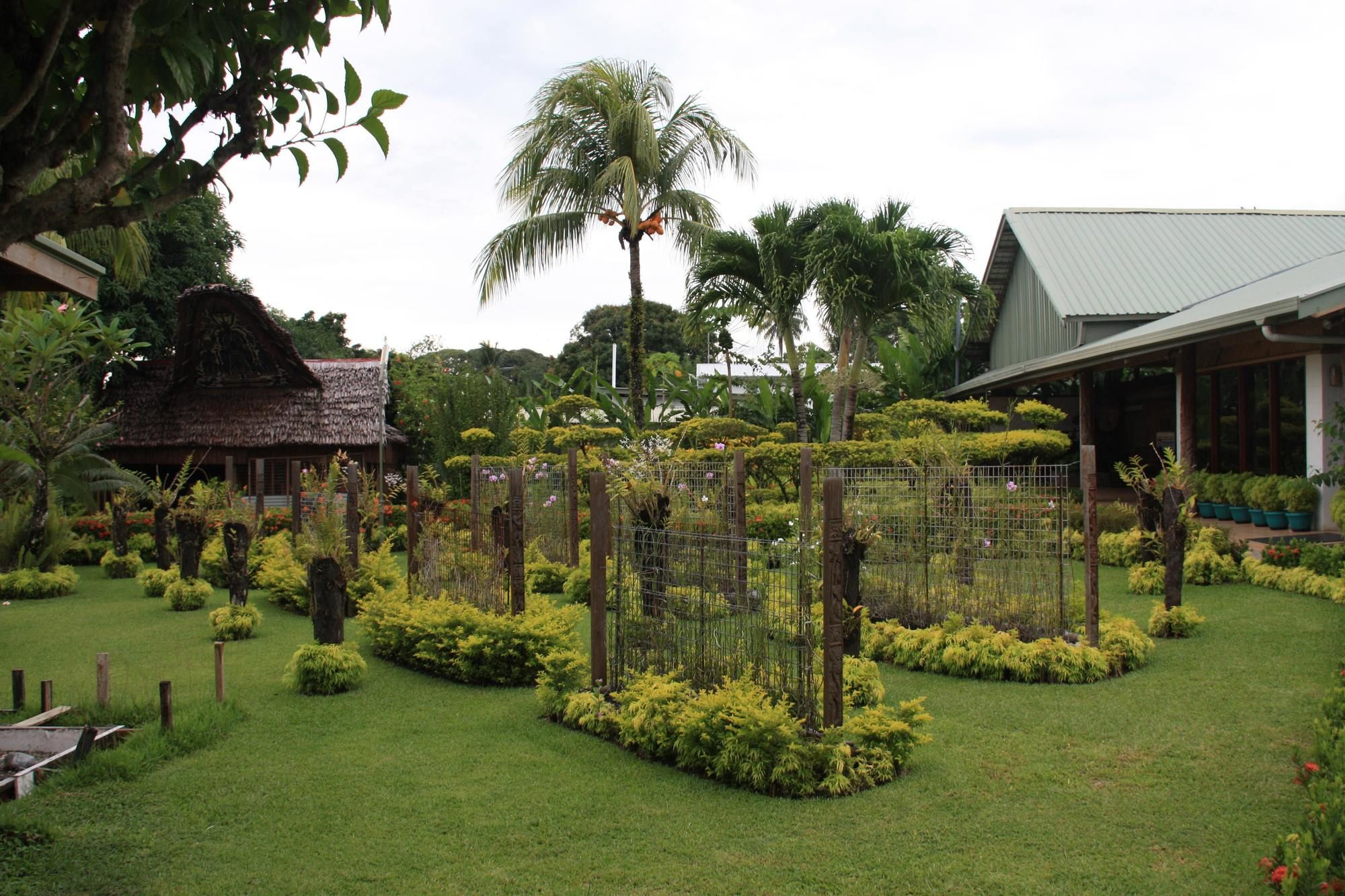 Madang Lodge Hotel