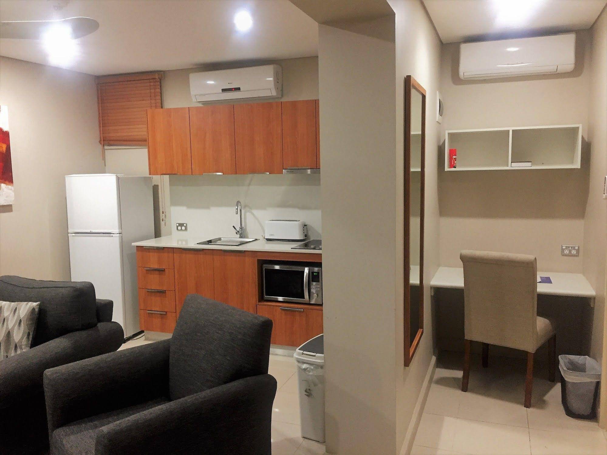 Ela Beach Hotel & Apartments