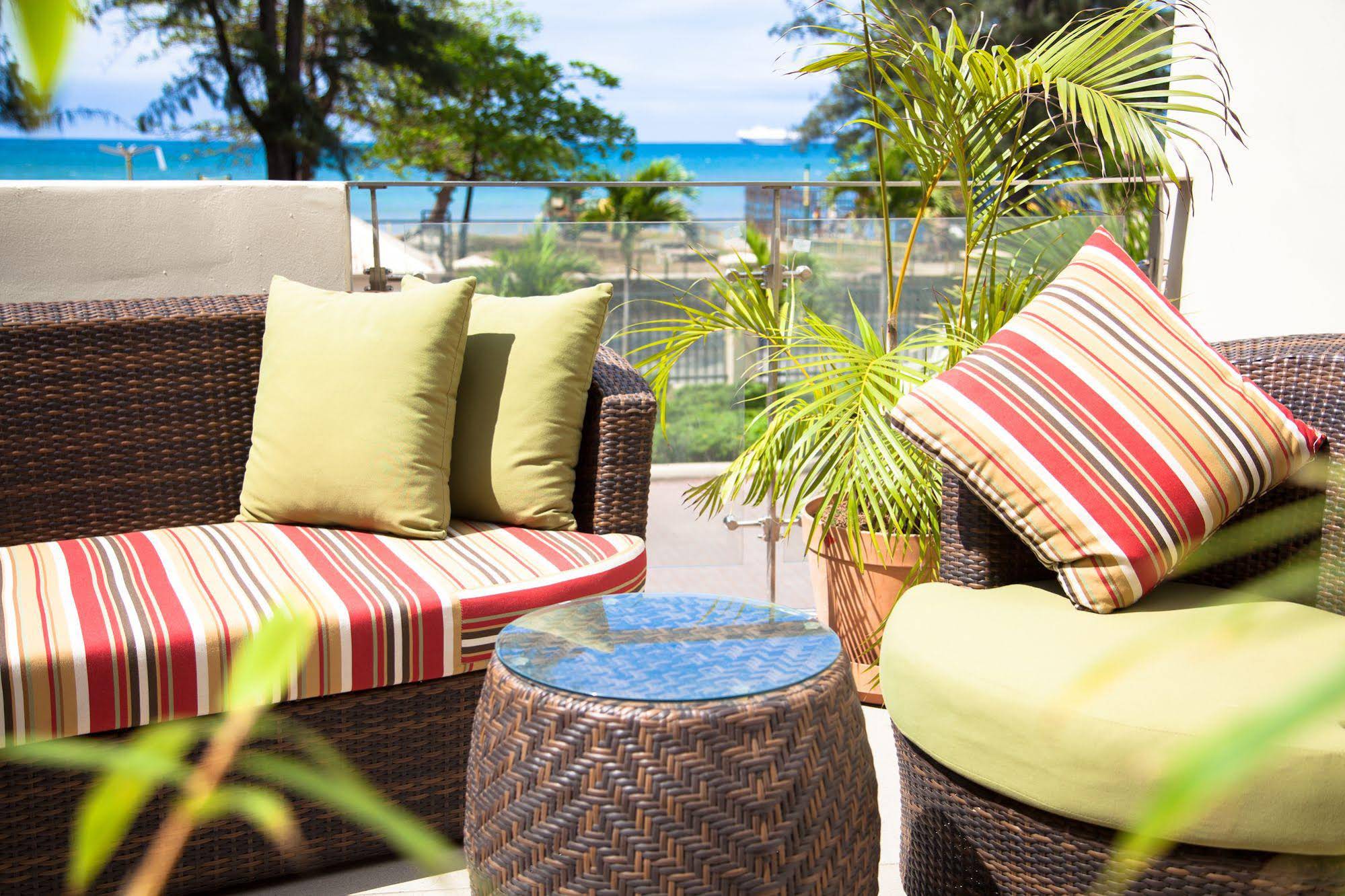 Ela Beach Hotel & Apartments