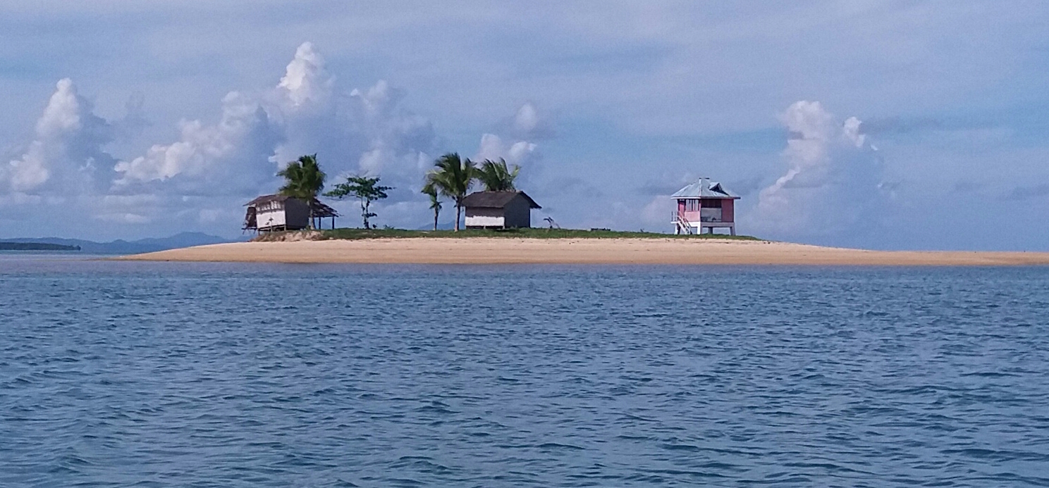 Peace & Love Beach Club