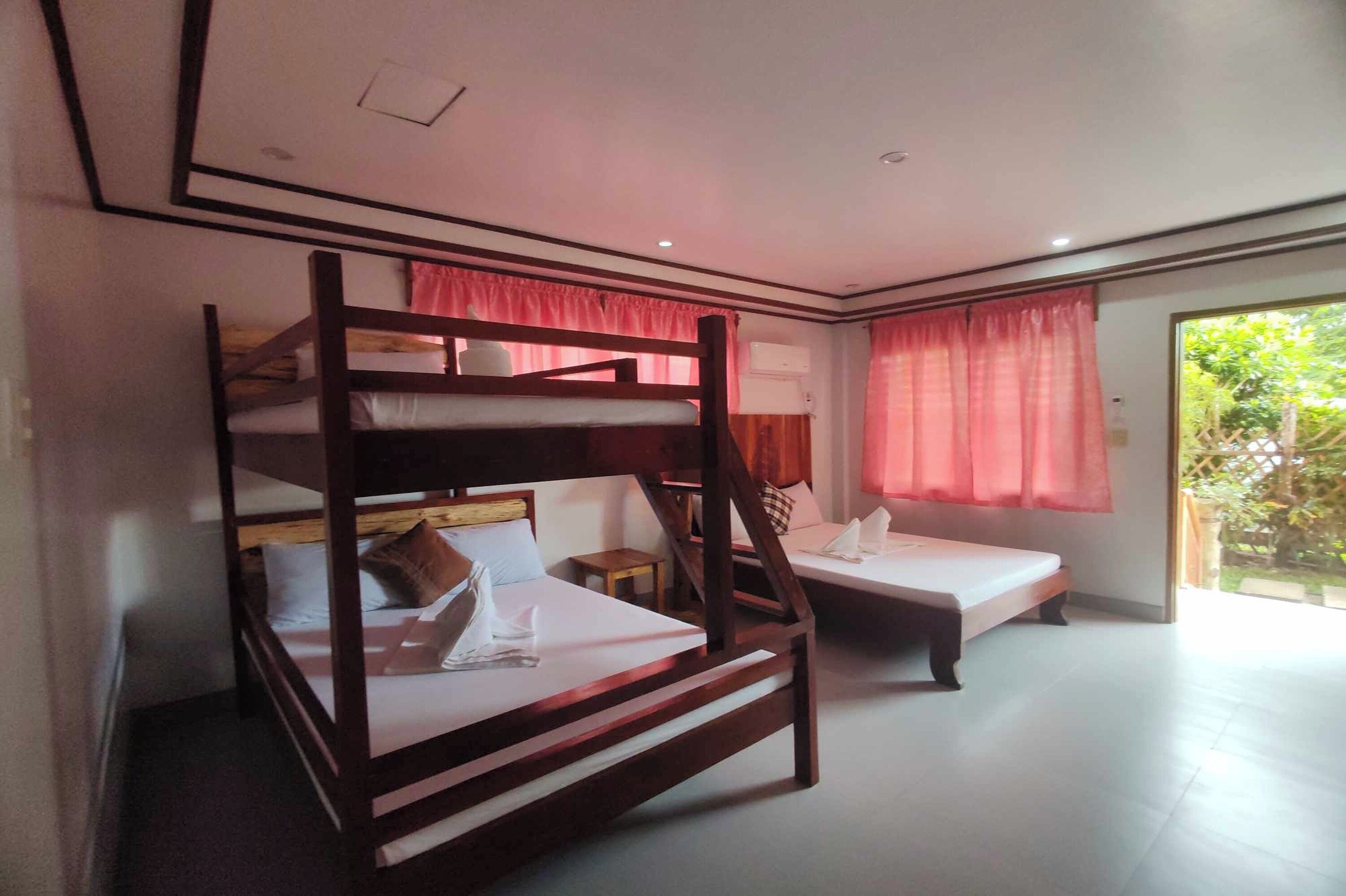 Summer Homes Beach Resort & Cottages