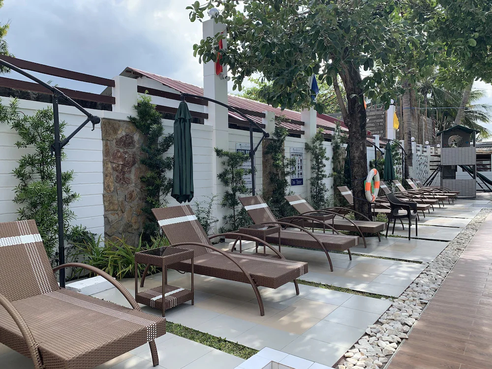 Villa MJ Maristela Beach Resort