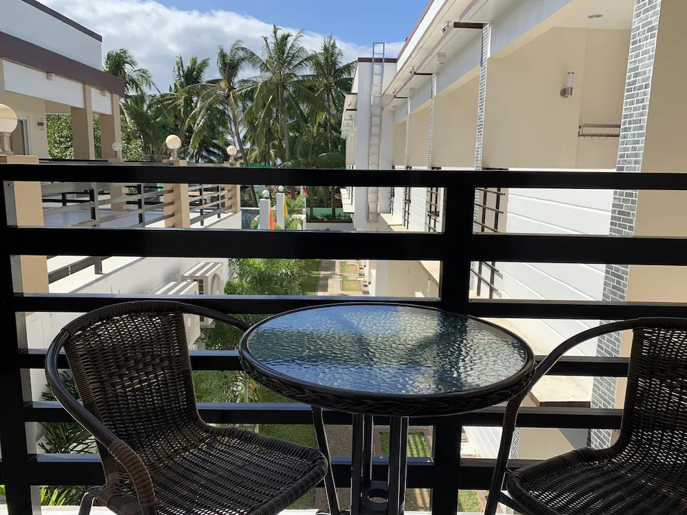 Villa MJ Maristela Beach Resort