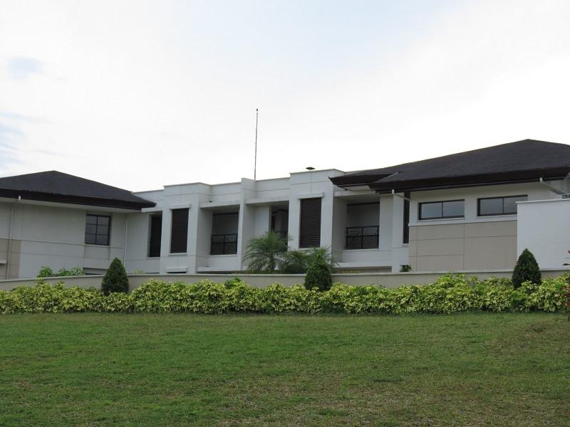 Holiday Inn & Suites Batangas LimaPark