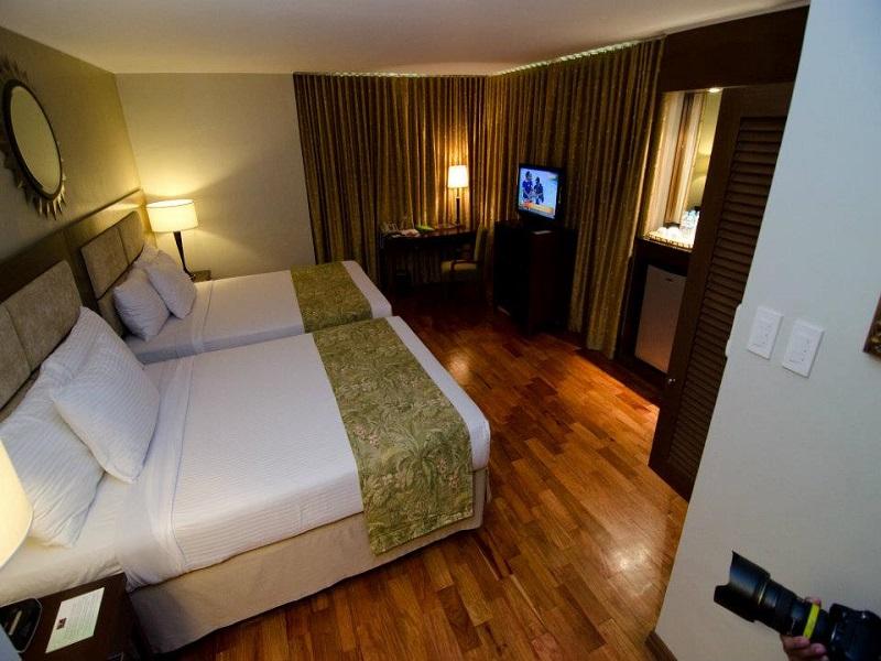 Holiday Inn & Suites Batangas LimaPark