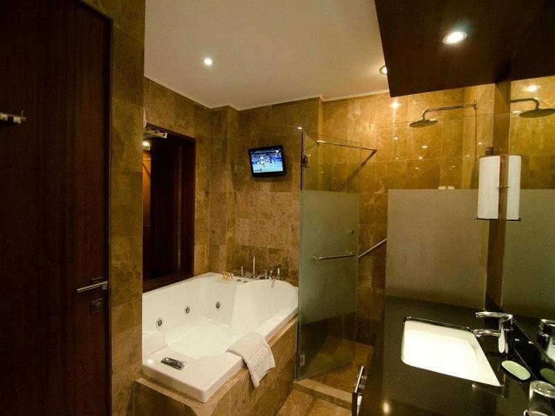 Holiday Inn & Suites Batangas LimaPark