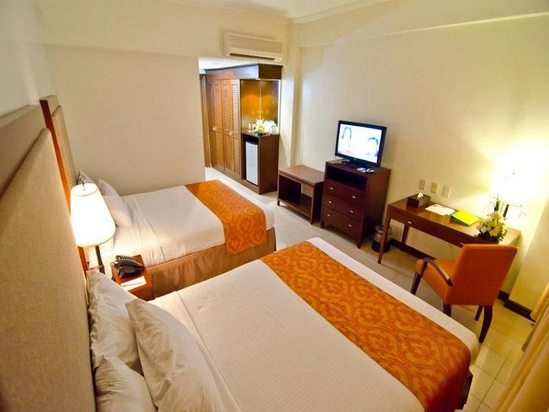 Holiday Inn & Suites Batangas LimaPark