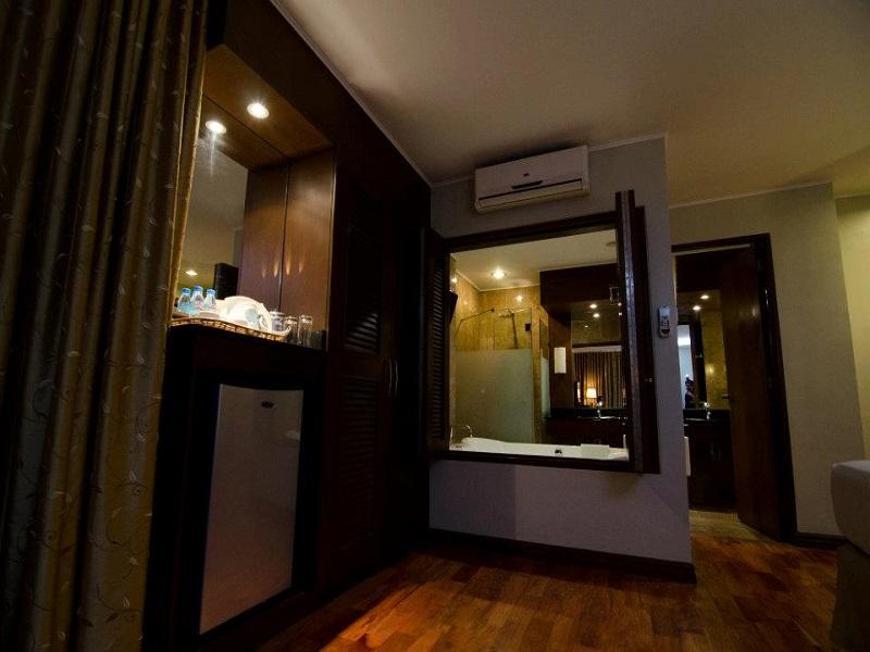 Holiday Inn & Suites Batangas LimaPark