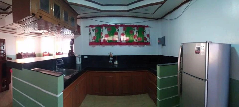 Den’s Transient House