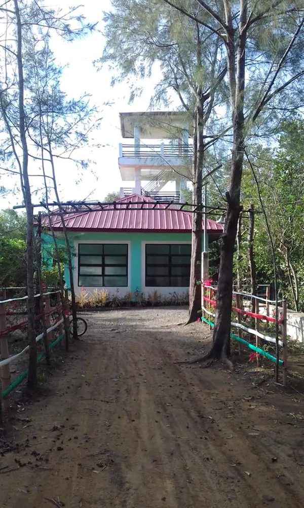 Den’s Transient House
