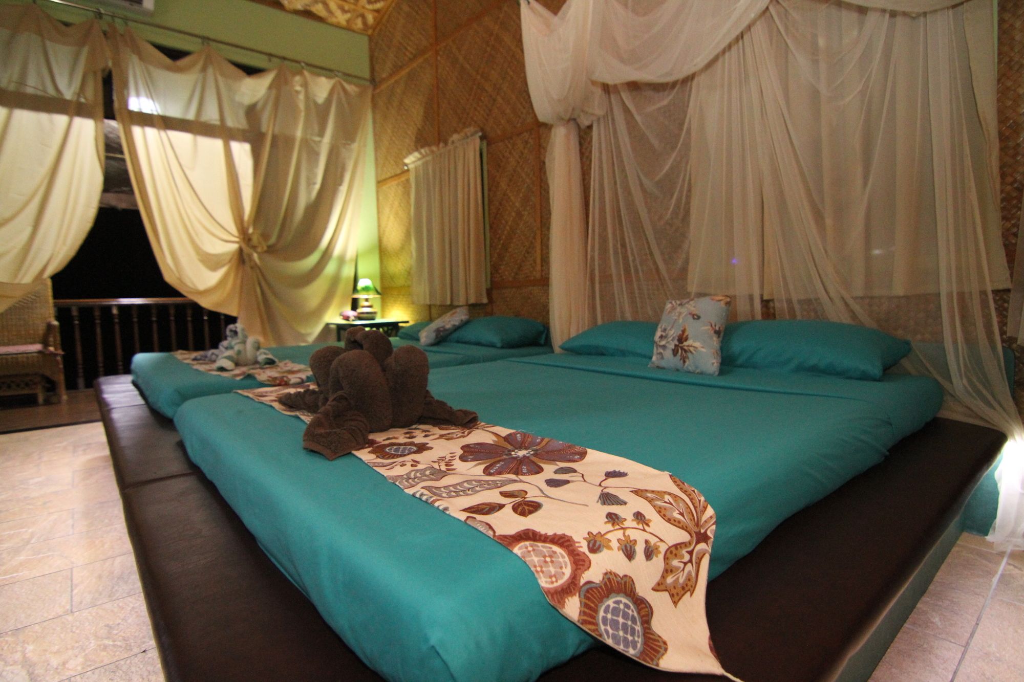 Parrot Paradise Resort
