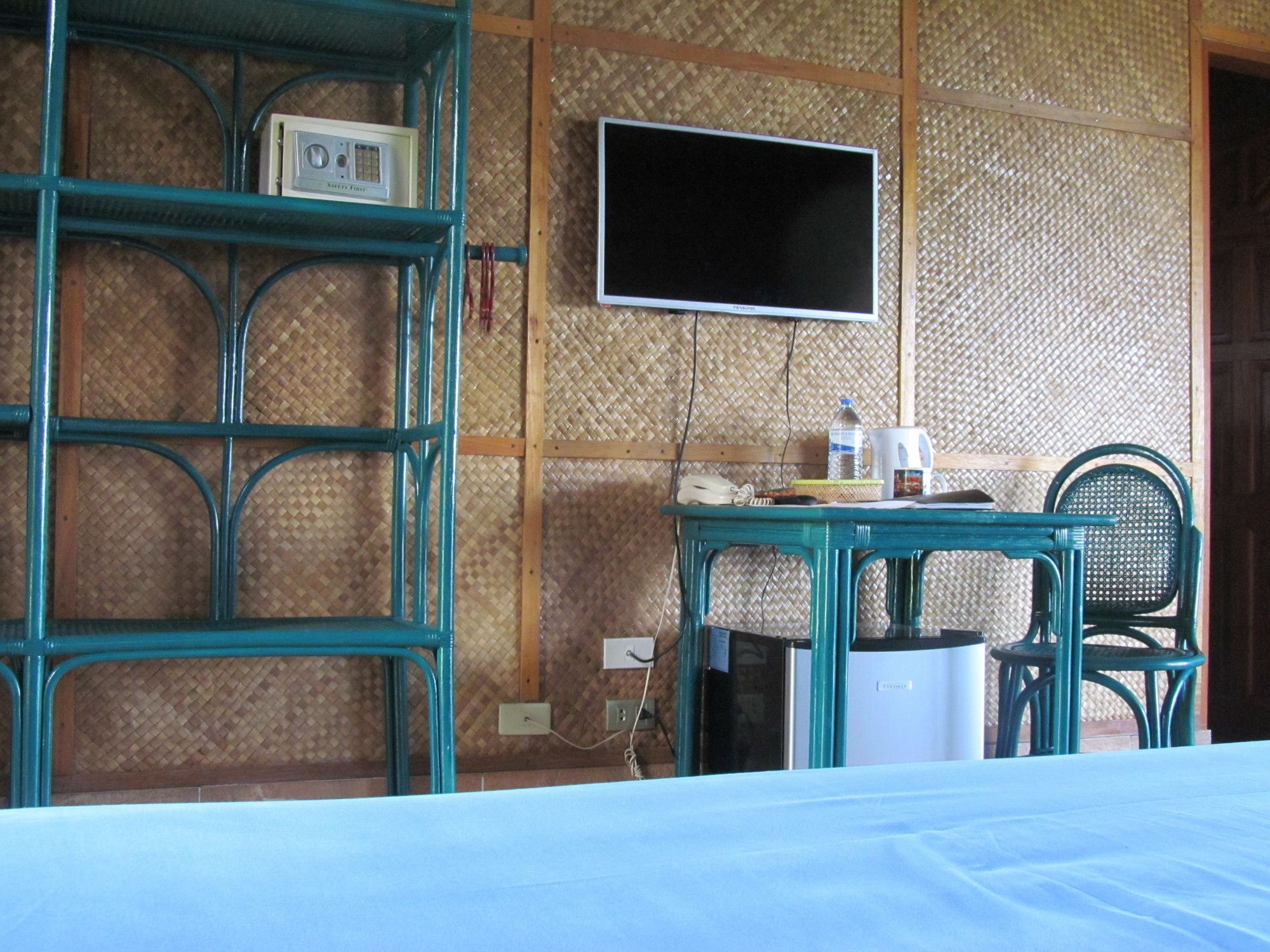 Parrot Paradise Resort