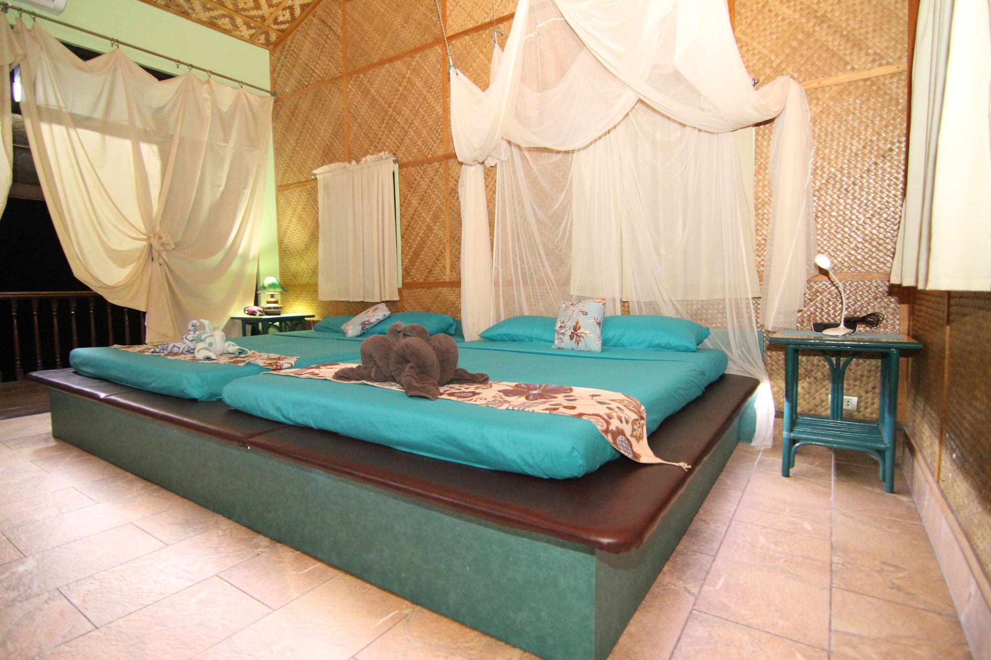 Parrot Paradise Resort