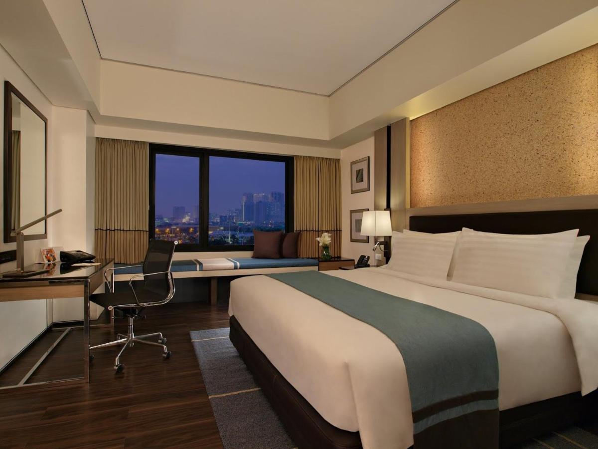 Seda Bonifacio Global City
