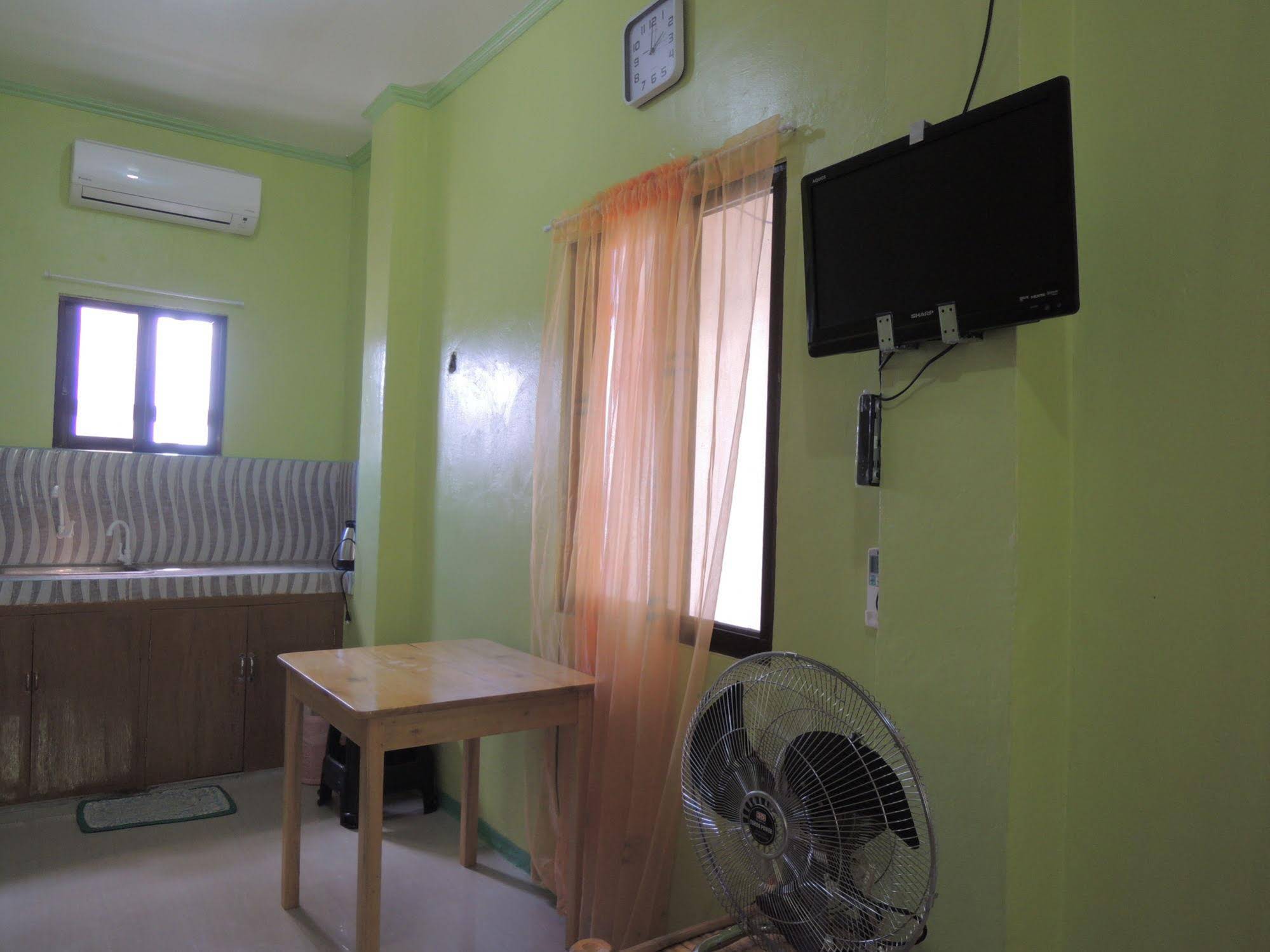 D' Alegre Travellers Inn