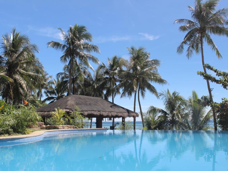 Island View Beachfront Resort