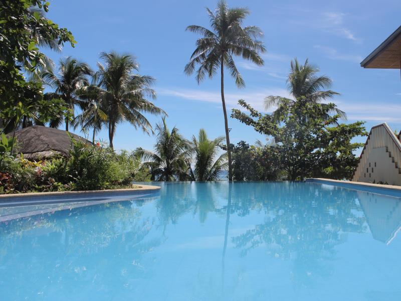 Island View Beachfront Resort
