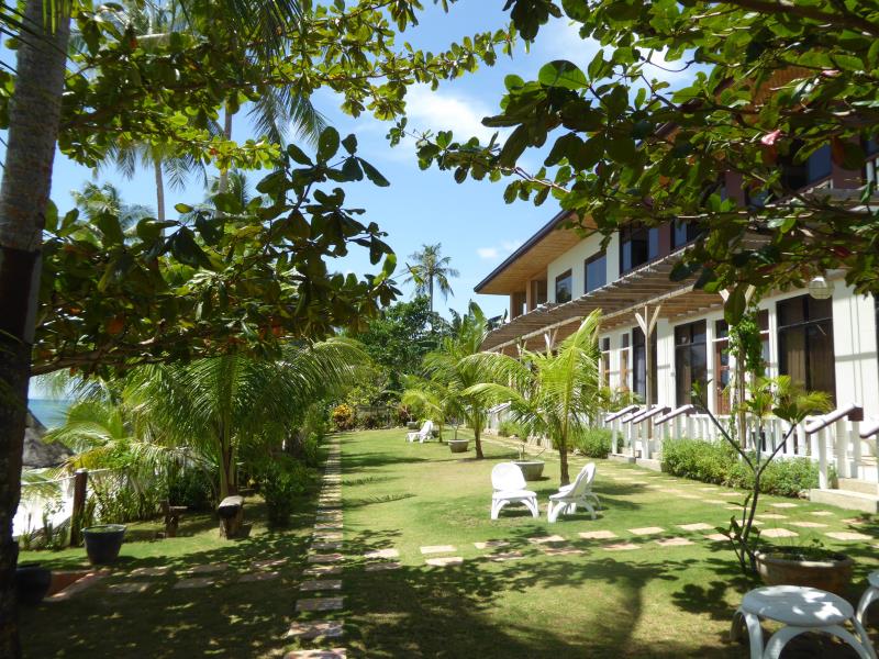 Island View Beachfront Resort