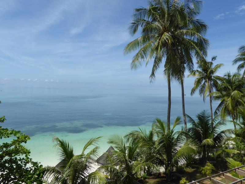 Island View Beachfront Resort