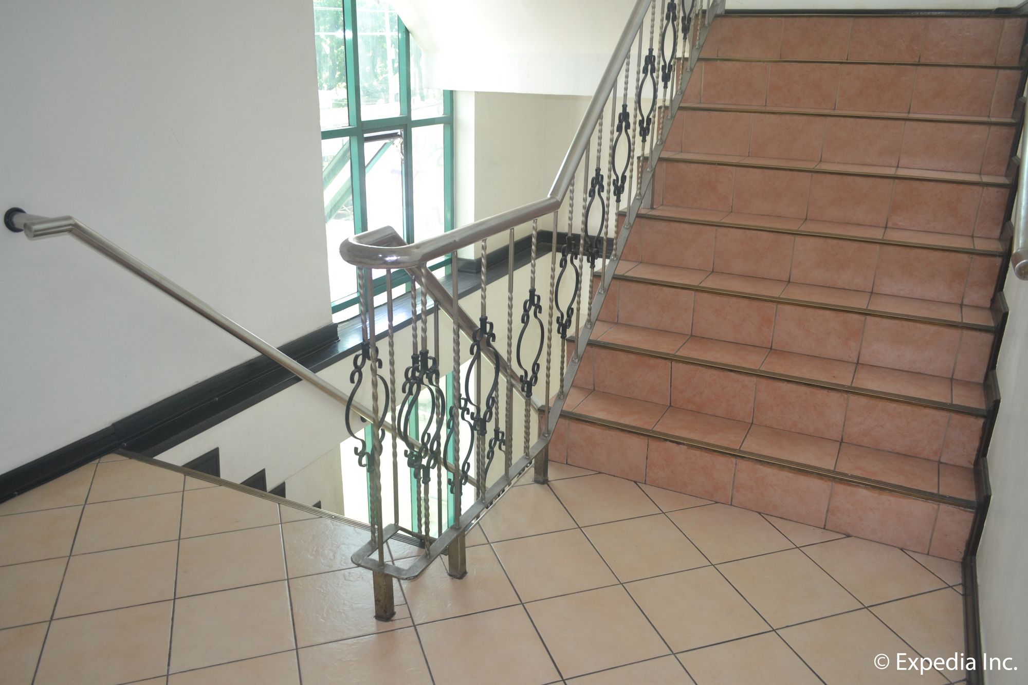Apartelle Royal