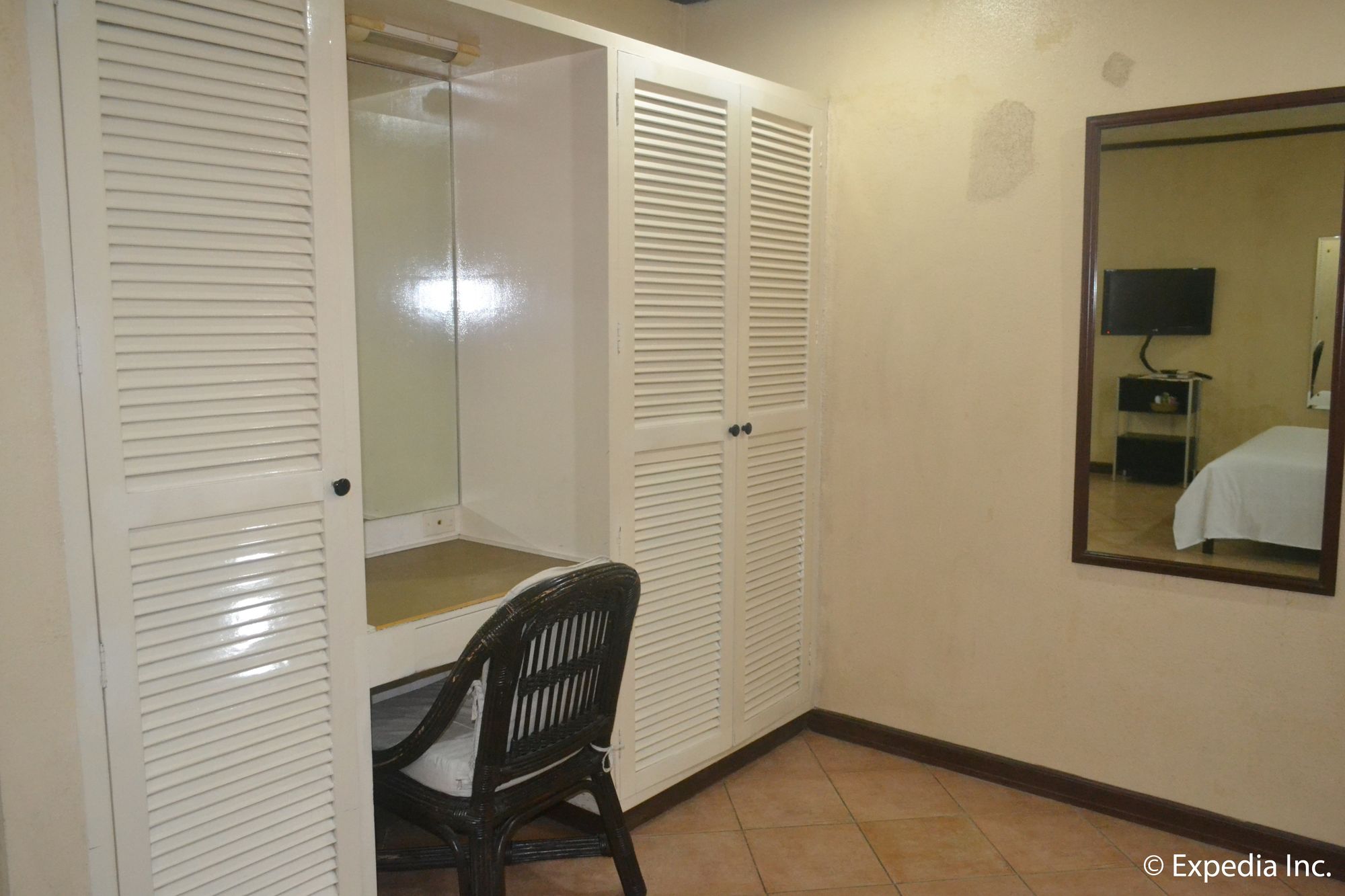 Apartelle Royal