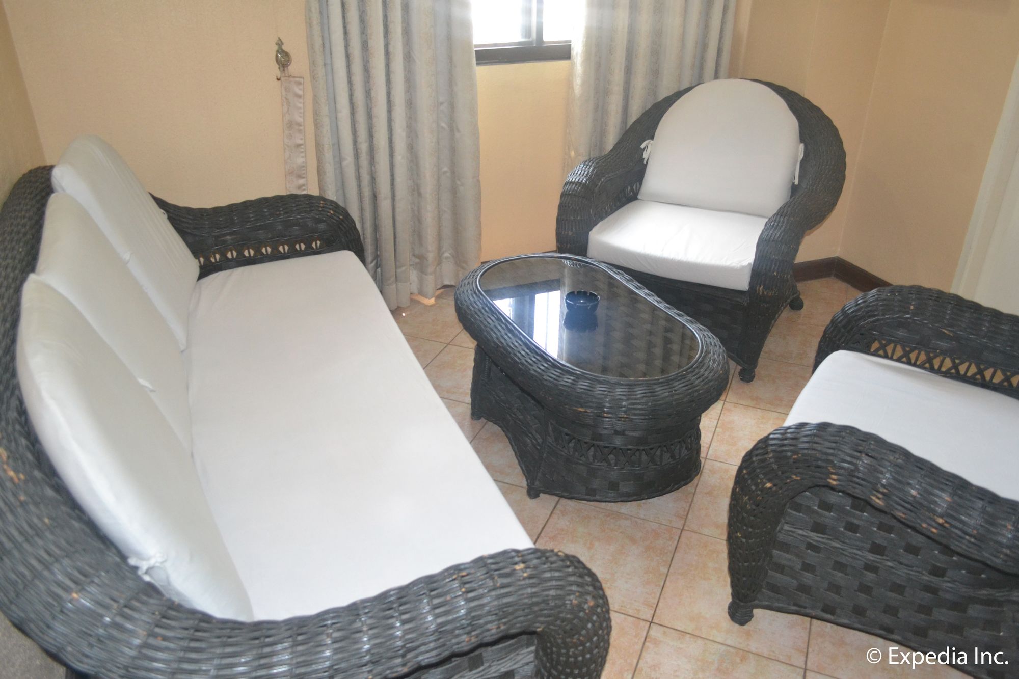 Apartelle Royal
