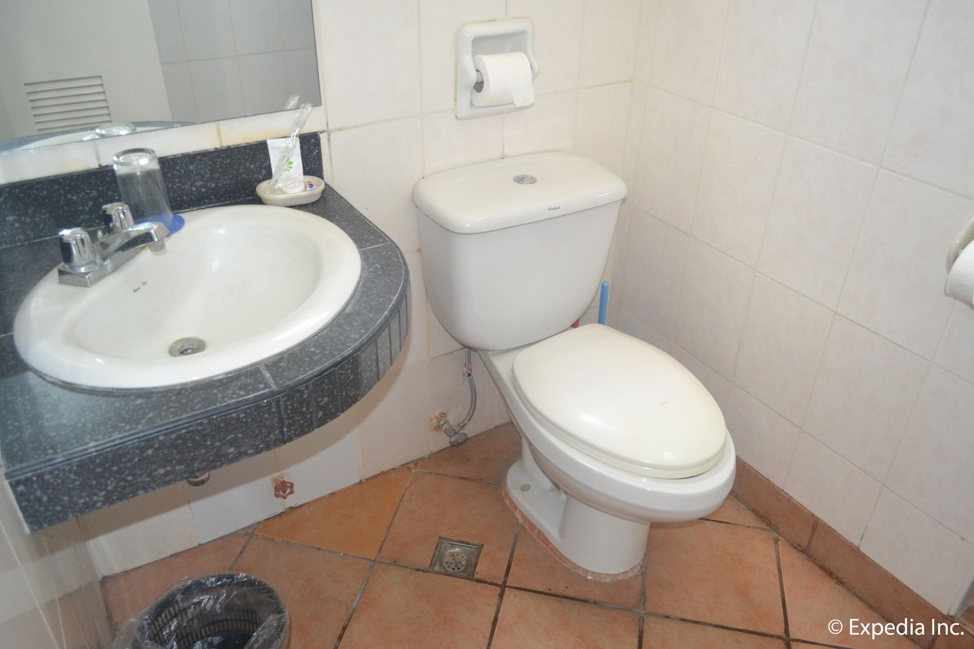 Apartelle Royal