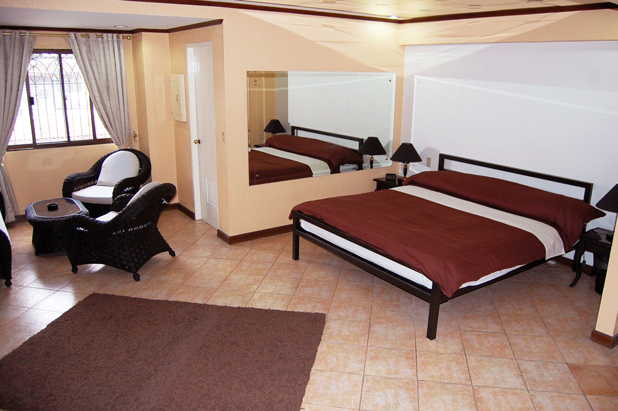 Apartelle Royal