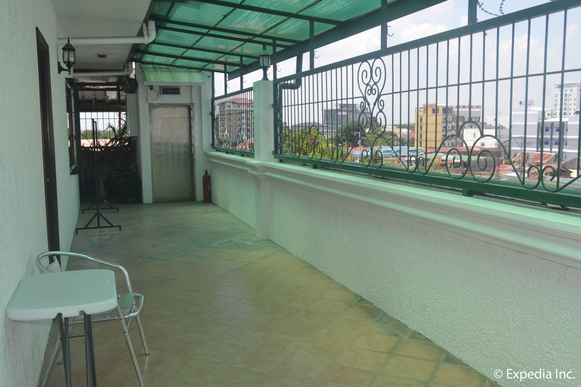 Apartelle Royal