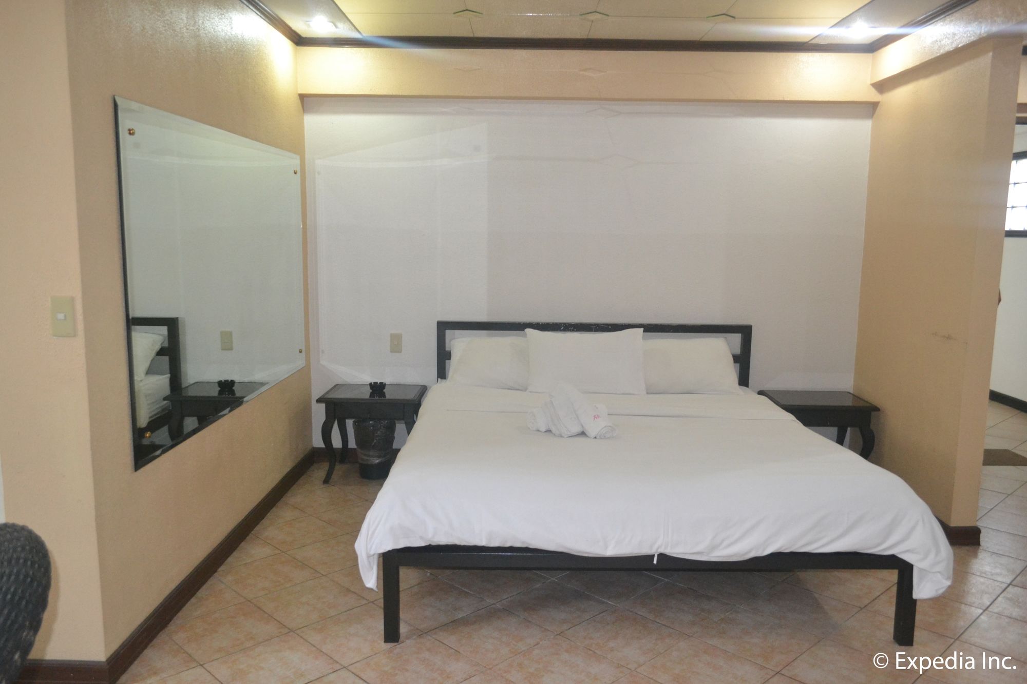 Apartelle Royal
