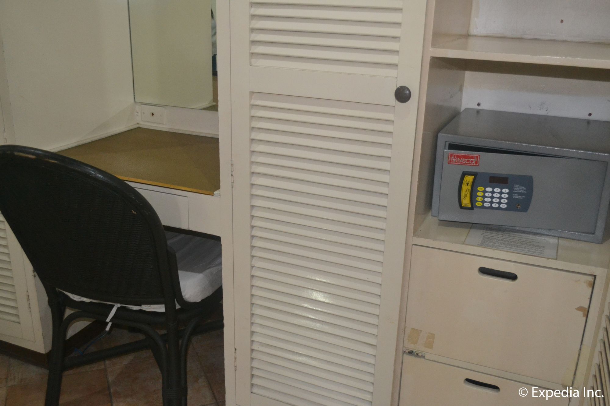 Apartelle Royal