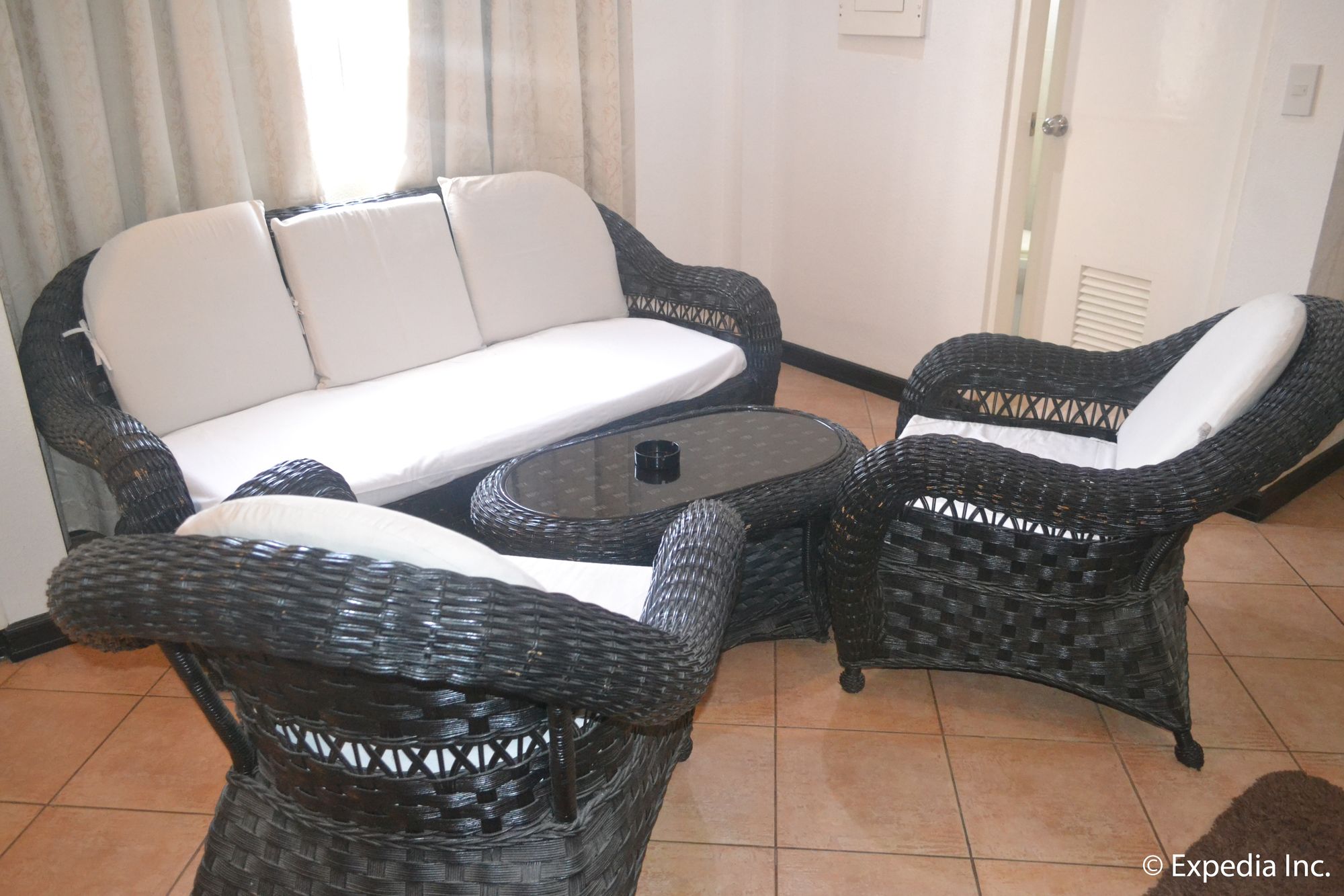 Apartelle Royal