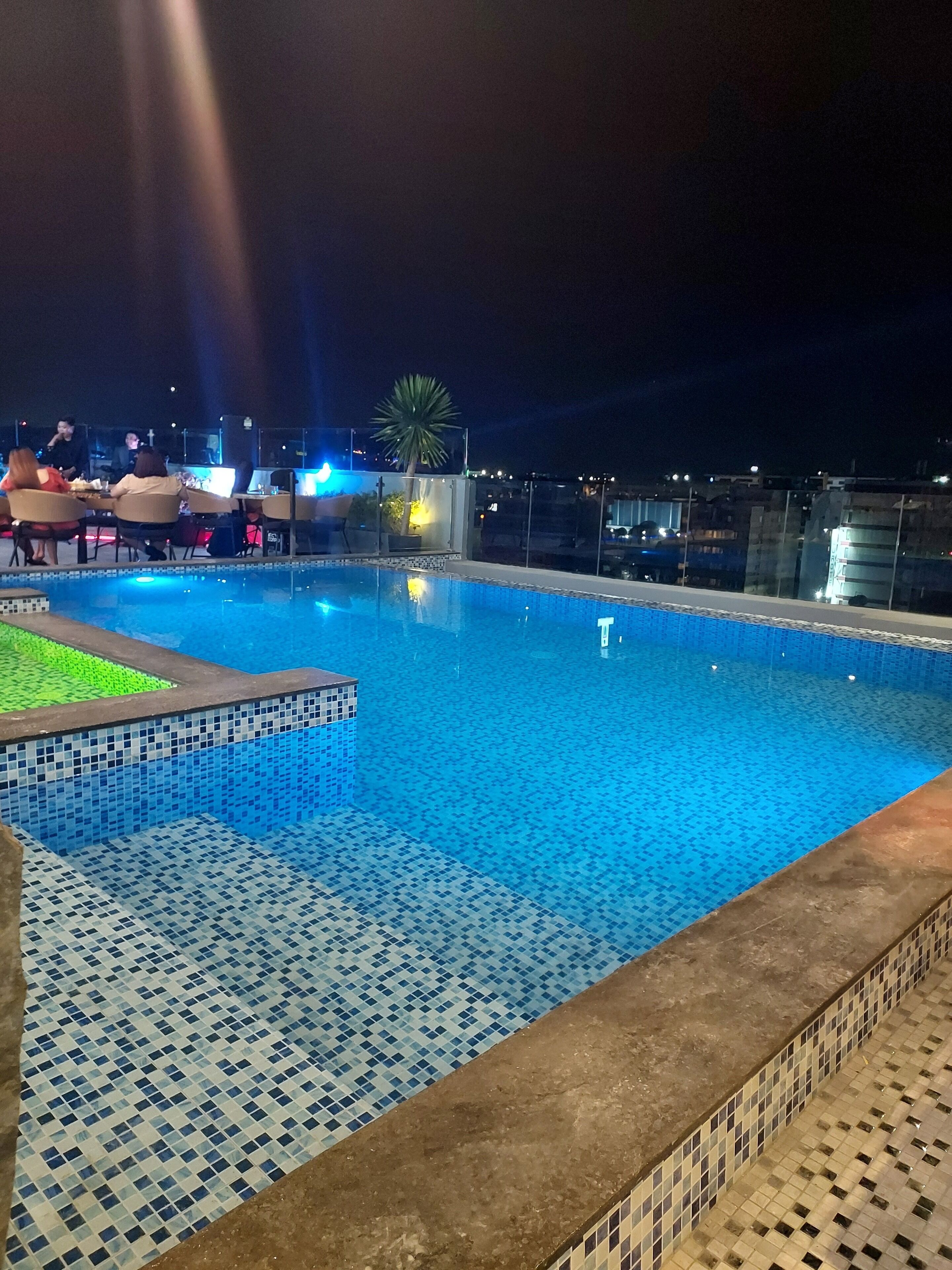 El Vistra Hotel Angeles