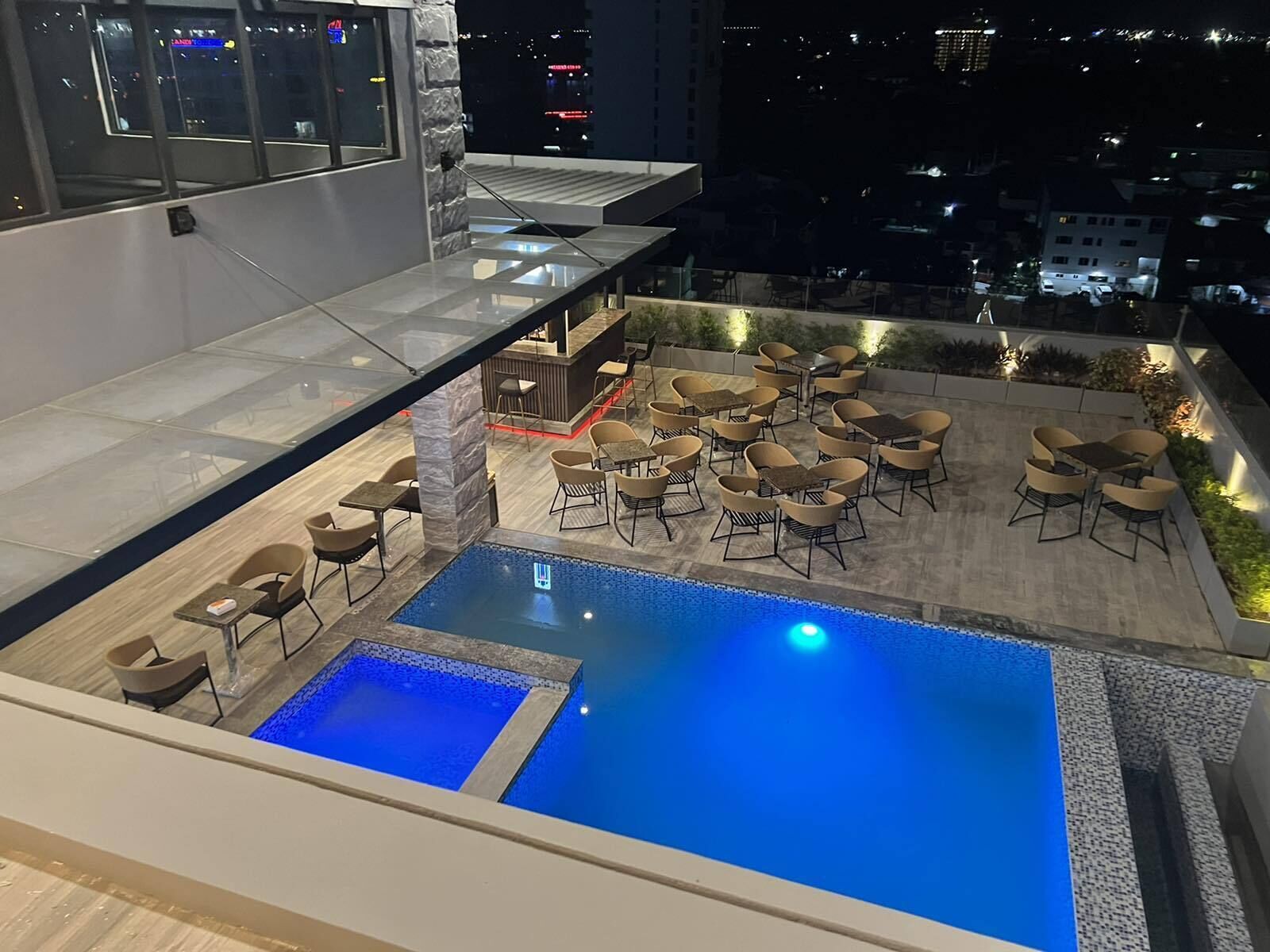 El Vistra Hotel Angeles
