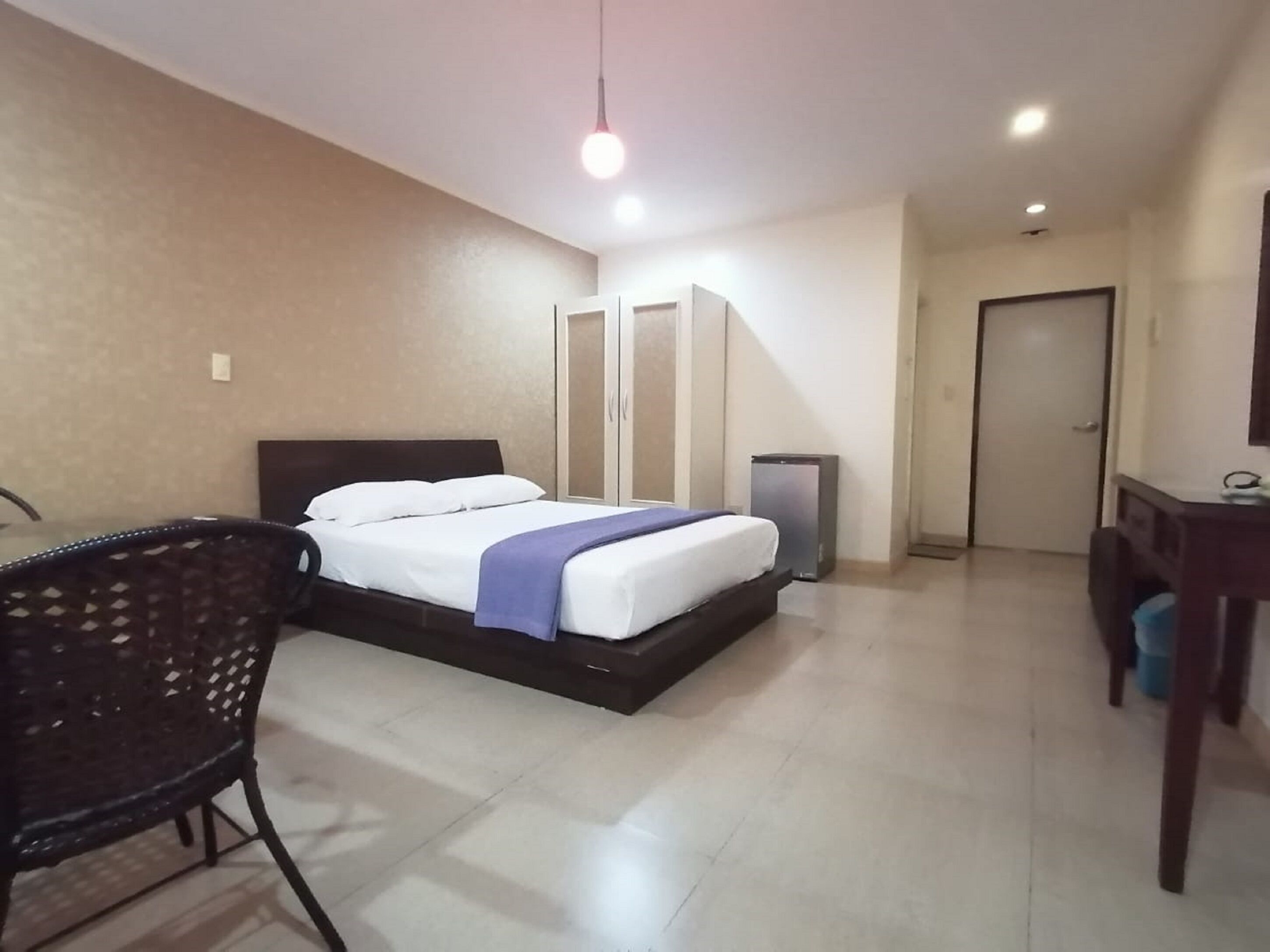 Golden Hotel by OYO Rooms
