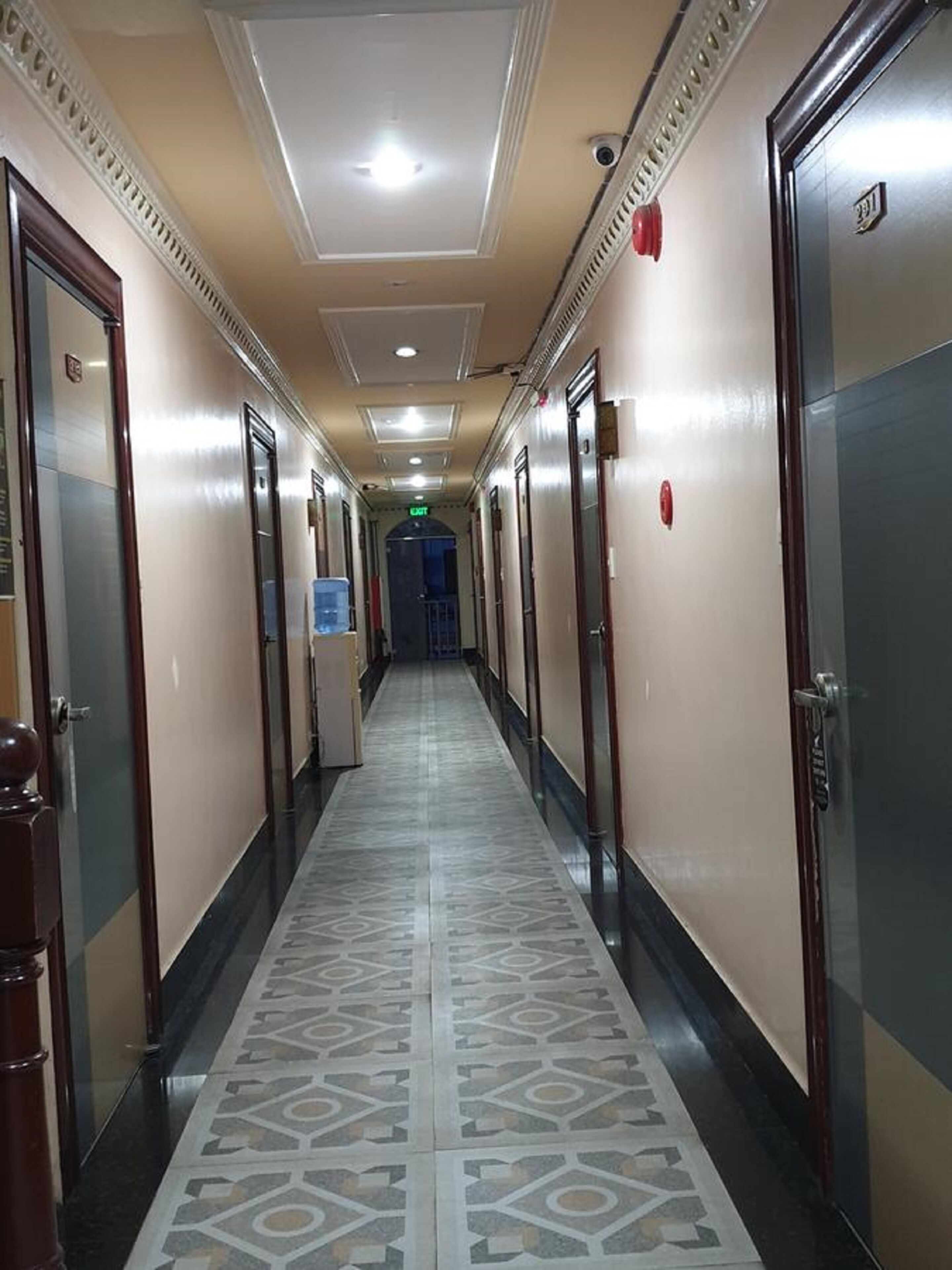 Golden Hotel by OYO Rooms