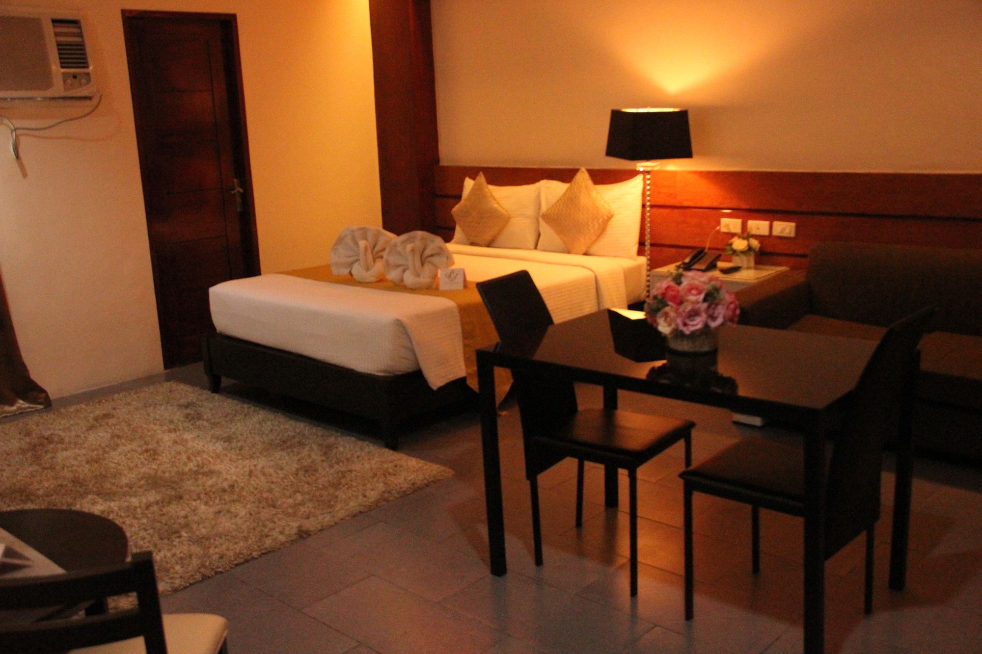 Grace Crown Hotel