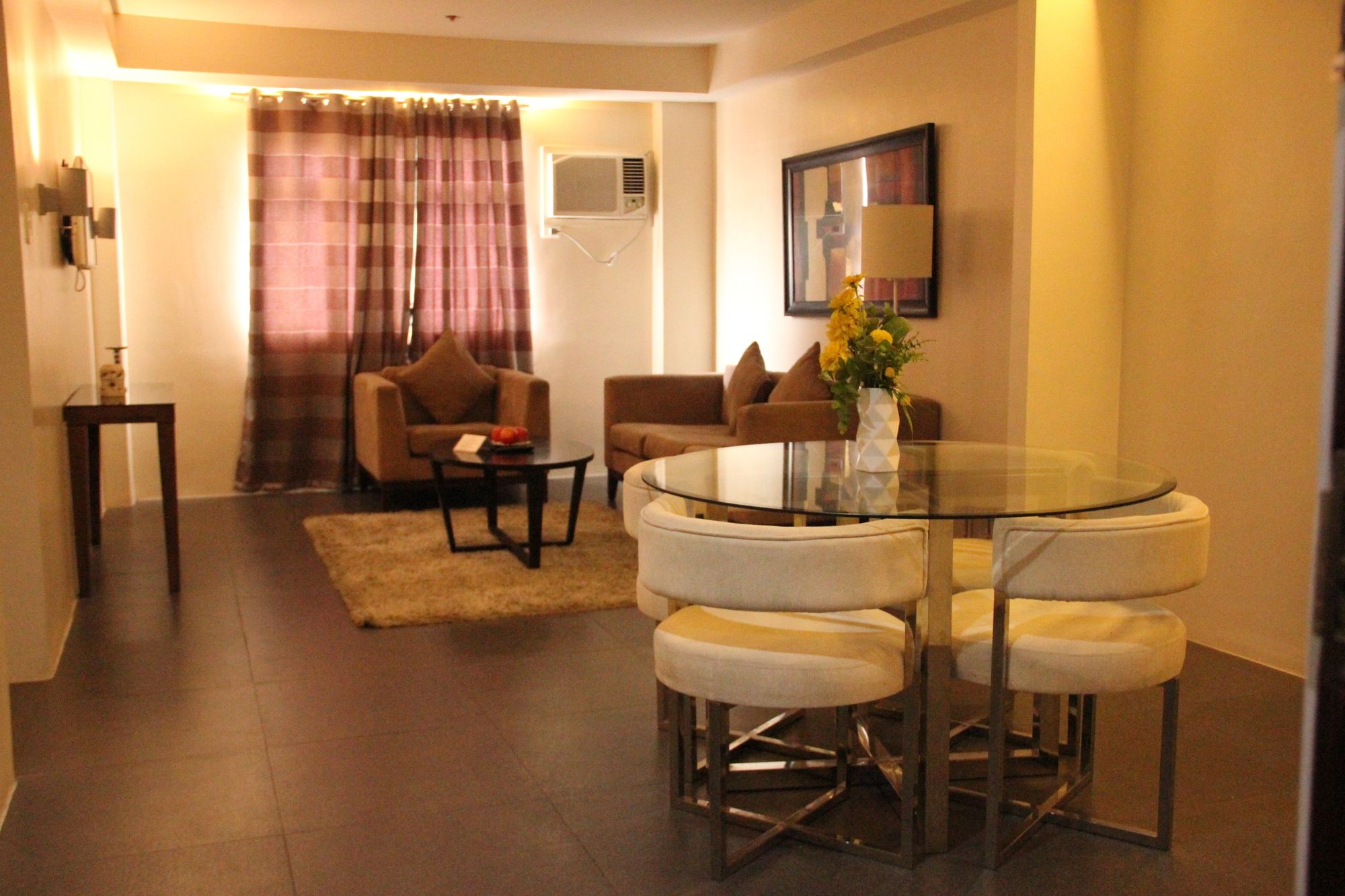 Grace Crown Hotel