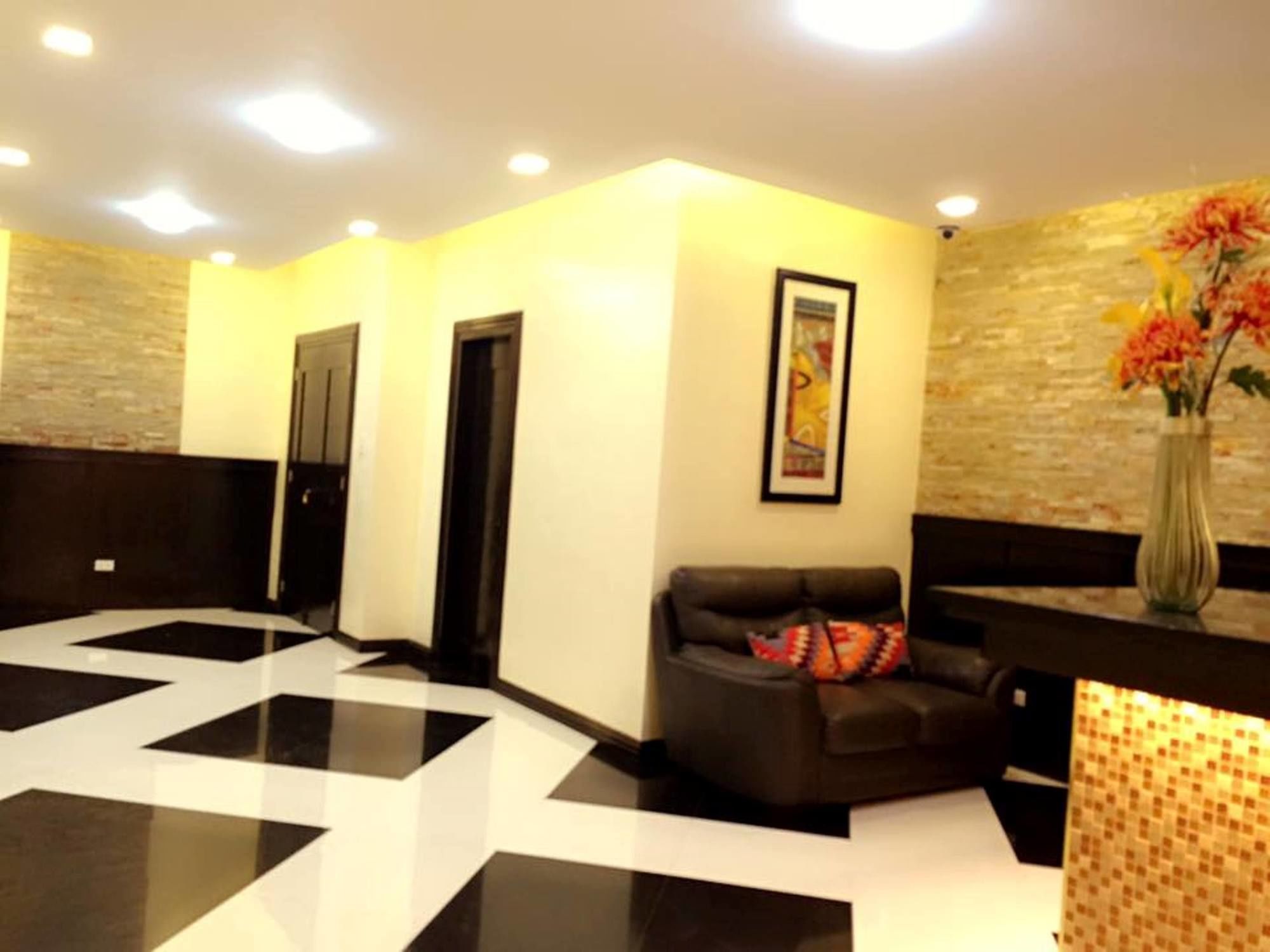Jo Carter's Hotel & Suites