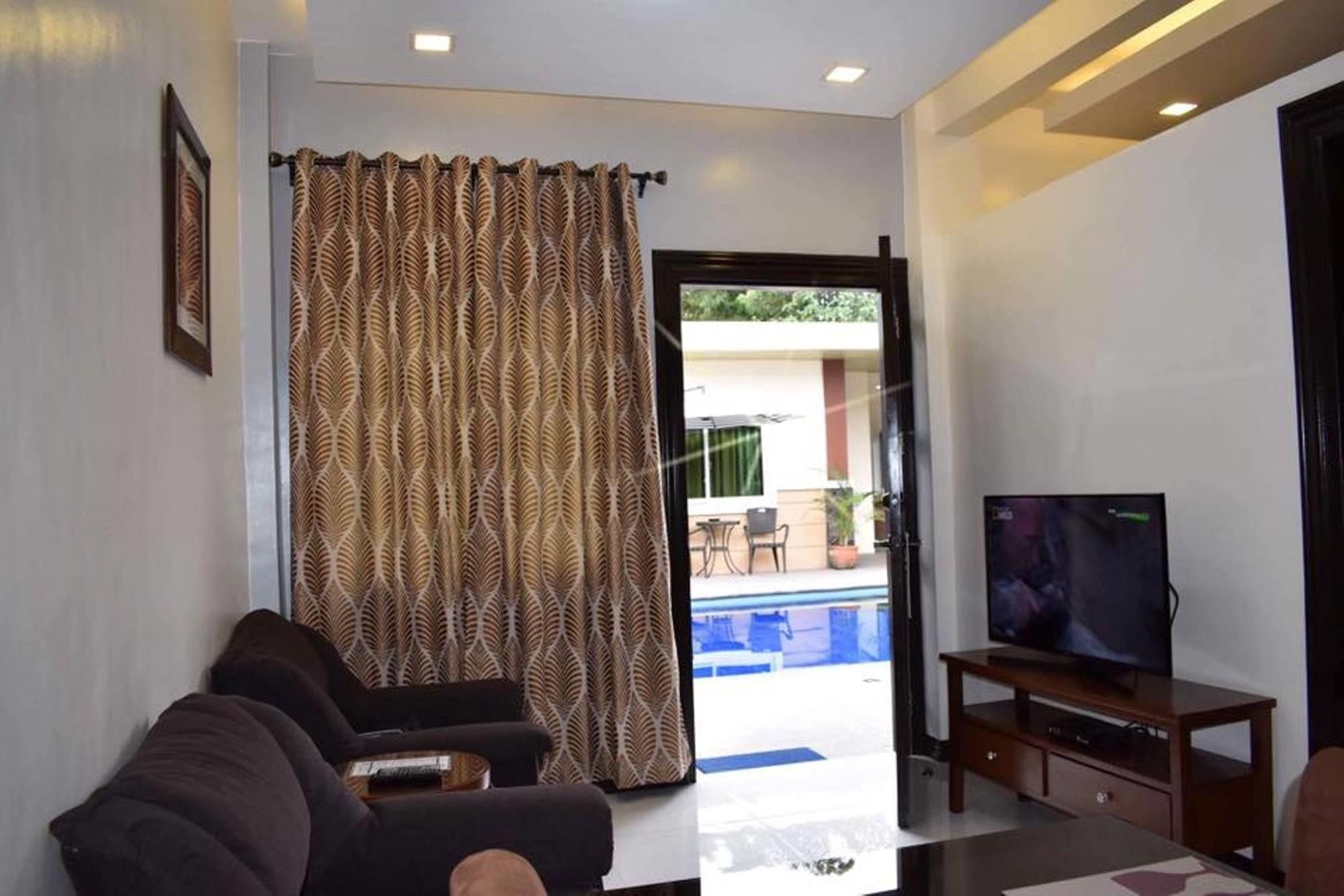 Jo Carter's Hotel & Suites