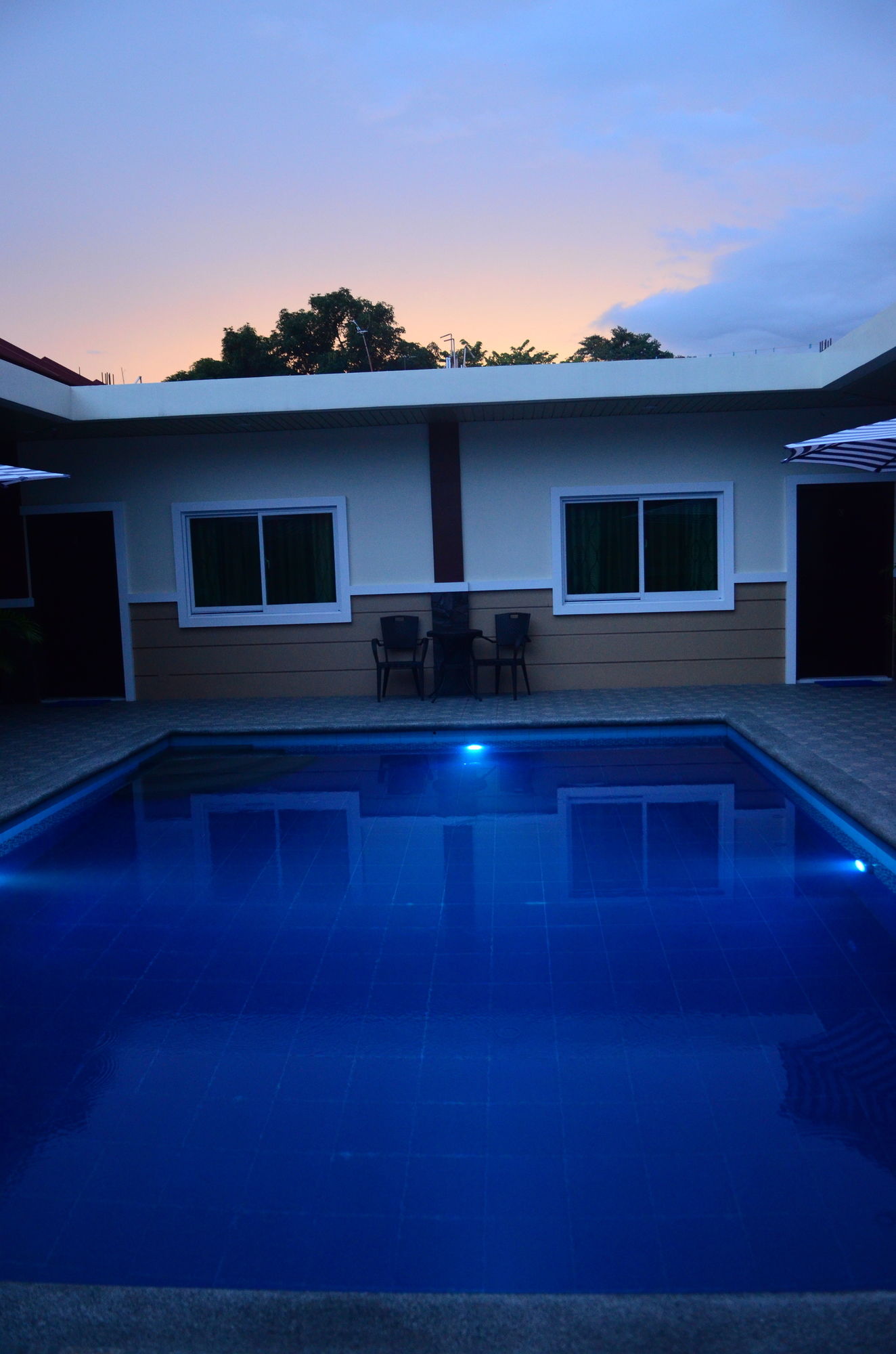 Jo Carter's Hotel & Suites
