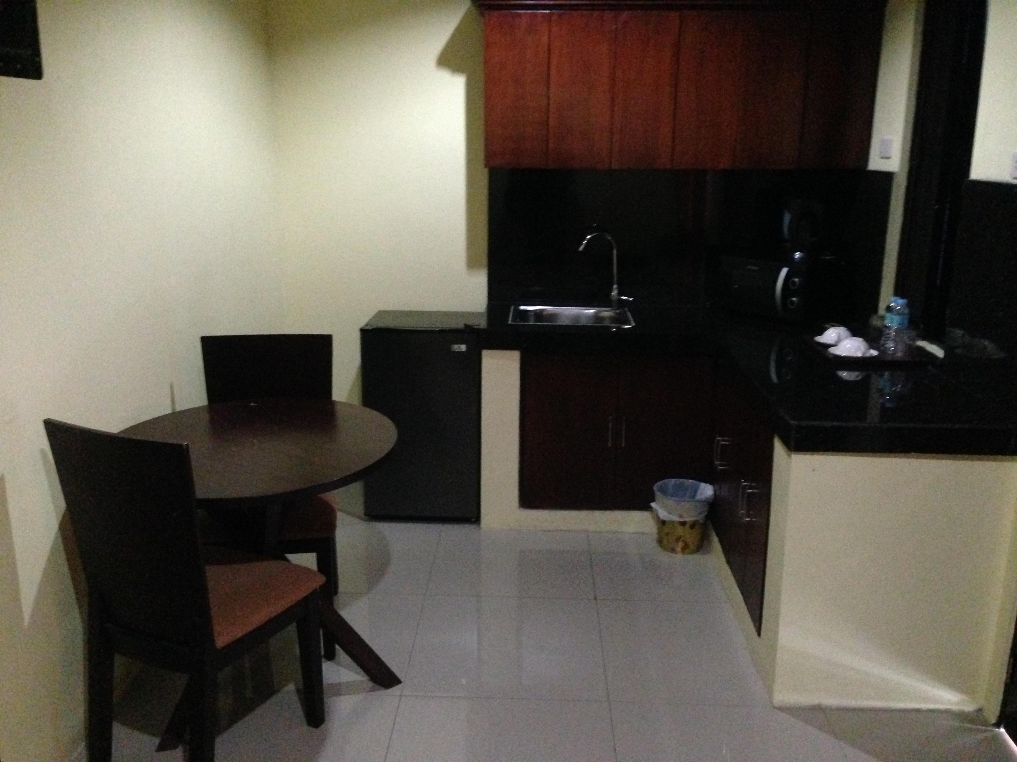 Poleng Suites Hotel