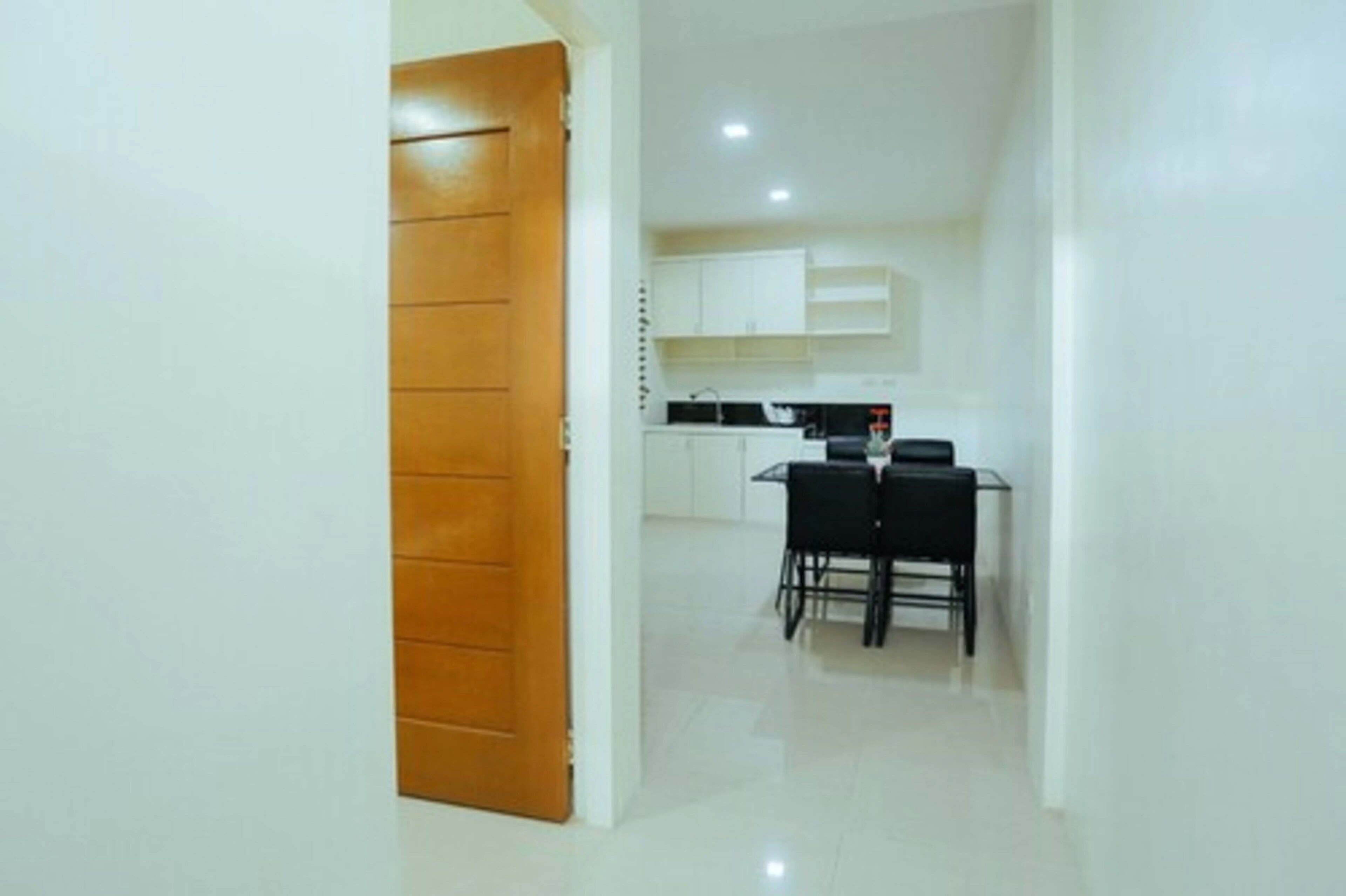 Ljenj Apartelle by OYO Rooms